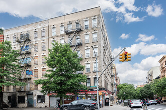 321 Pleasant Ave in New York, NY - Building Photo - Building Photo