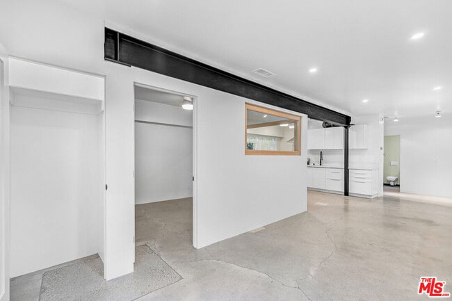 property at 2462 N Gower St
