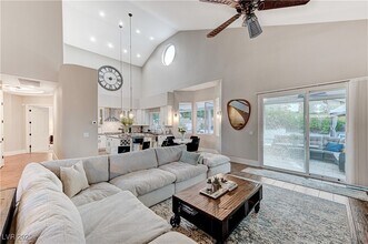 10543 San Palatina St in Las Vegas, NV - Building Photo - Building Photo