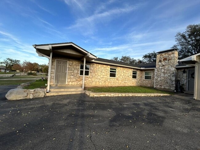 3105 Vista Ln in Marble Falls, TX - Building Photo - Building Photo