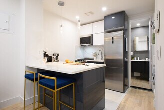 1597 York Ave in New York, NY - Building Photo - Building Photo