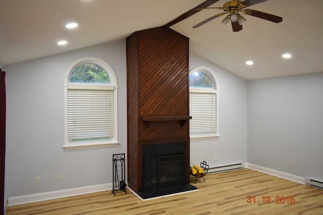 18 Casselberry Dr in Eagleville, PA - Building Photo