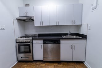 328 E 30th St, Unit 1 in New York, NY - Foto de edificio - Building Photo