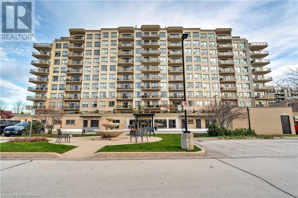 1998 Ironstone Dr in Burlington, ON - Building Photo
