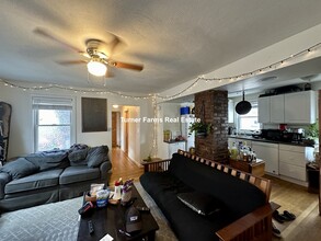 18 Alberta Ter, Unit 1 in Cambridge, MA - Building Photo - Building Photo