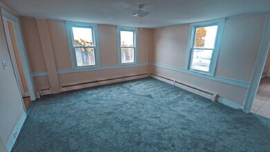 12 Gray Ave in Saco, ME - Building Photo - Building Photo