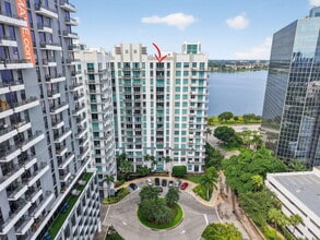 300 S Australian Ave in West Palm Beach, FL - Foto de edificio - Building Photo