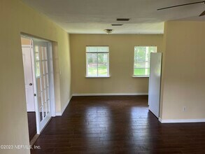 5418 Juno Dr in Jacksonville, FL - Foto de edificio - Building Photo