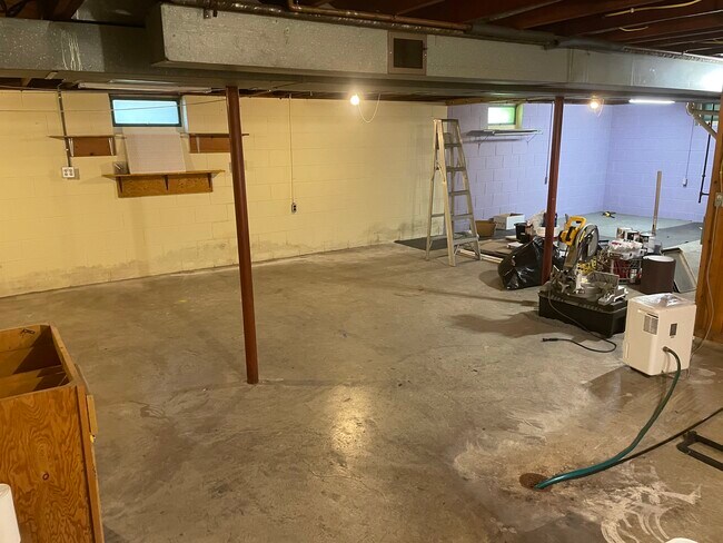 3860 S Whitnall Ave, Unit 3862 - Upper in Milwaukee, WI - Foto de edificio - Building Photo