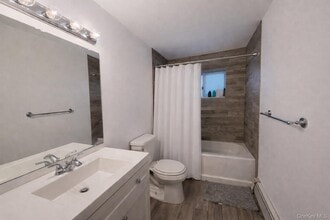 7-7 Lambert Ave in South Farmingdale, NY - Building Photo - Building Photo