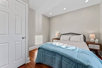 22 Lincoln Ave in Saratoga Springs, NY - Foto de edificio - Building Photo