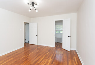 Beech Spring Village in Summit, NJ - Building Photo - Interior Photo