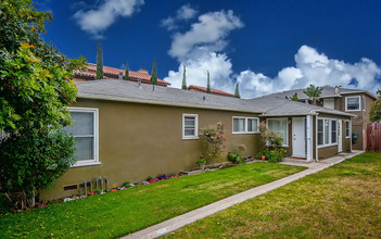 1033 Pearl St in Santa Monica, CA - Building Photo - Building Photo