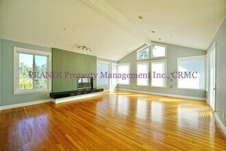 32 Marin Bay Park Ct in San Rafael, CA - Building Photo - Building Photo