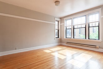 717 W Barry Ave, Unit B3 in Chicago, IL - Building Photo - Building Photo