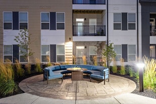 Aria Apartments of Zionsville in Zionsville, IN - Building Photo