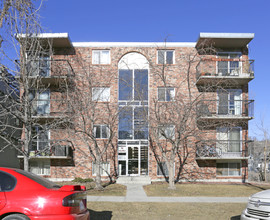 706 1st Ave NW in Calgary, AB - Building Photo - Primary Photo