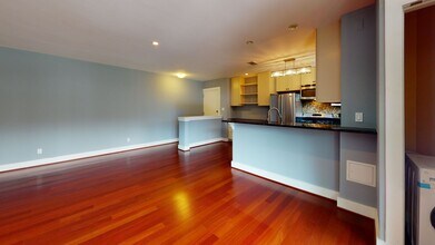 4840 MacArthur Blvd NW in Washington, DC - Foto de edificio - Building Photo