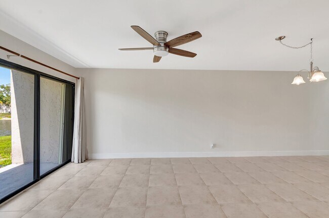 1560 Windorah Way, Unit Windorah Way B in West Palm Beach, FL - Building Photo - Building Photo
