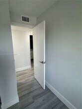 3720 N Pine Island Rd in Sunrise, FL - Building Photo - Building Photo