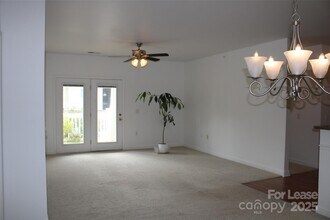 19844 Deer Valley Dr in Cornelius, NC - Foto de edificio - Building Photo