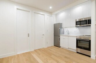 7 Rivington St in New York, NY - Building Photo - Building Photo