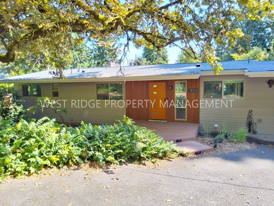 19110 Kantara Way in West Linn, OR - Building Photo
