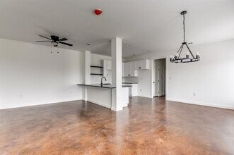 1020 Burnett Blvd in Alvarado, TX - Building Photo - Building Photo