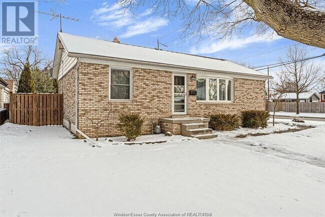 3190 Morris Dr in Windsor, ON - Building Photo - Building Photo