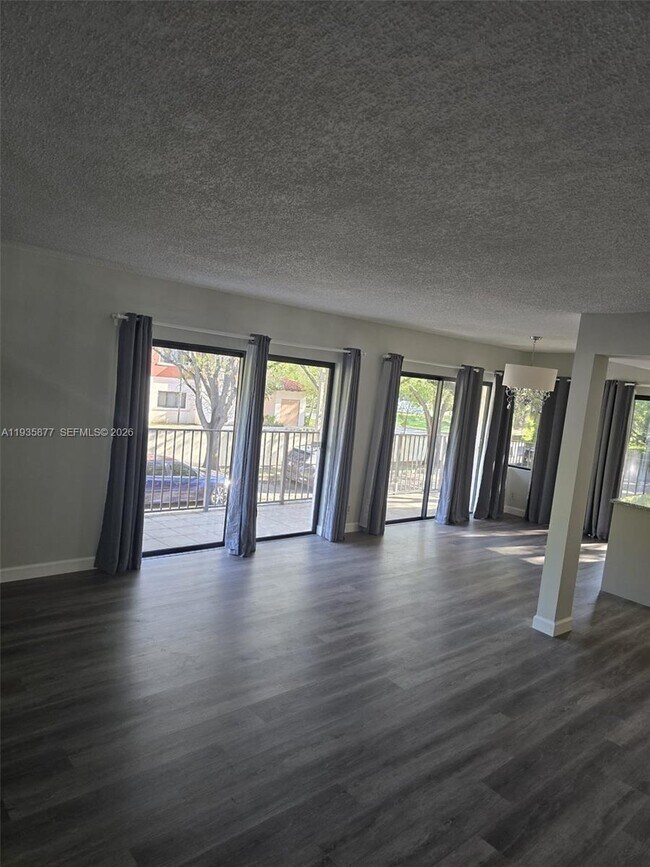 4705 SW 62nd Ave in Davie, FL - Building Photo - Building Photo