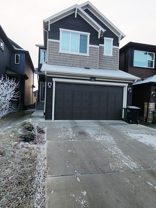 1475 Plum Cir SW in Edmonton, AB - Building Photo