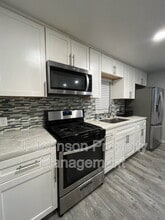 320 W Whittier Ave in Tracy, CA - Building Photo - Building Photo