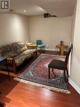 8 Sirius Crescent in Toronto, ON - Building Photo - Building Photo