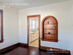 1220 E Oak St in Springfield, IL - Building Photo - Building Photo