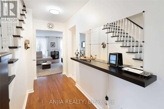 1147 Avondale Dr in Oakville, ON - Building Photo - Building Photo
