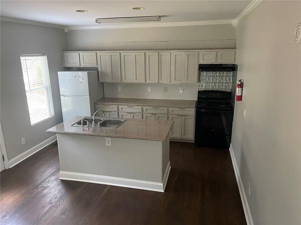 1029 Sims St SW in Atlanta, GA - Building Photo