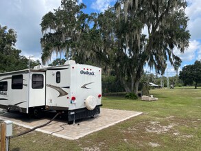 10216 Bryant Rd in Lithia, FL - Building Photo - Building Photo