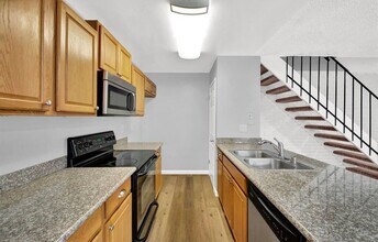 1202 Sycamore Dr in Antioch, CA - Building Photo - Building Photo