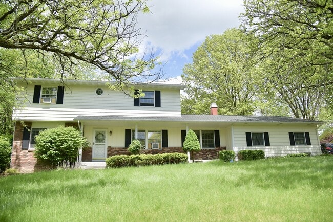 property at 118 Simsbury Dr