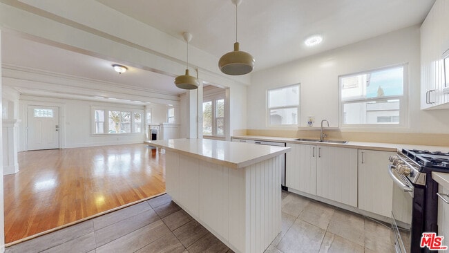 property at 1436 S Norton Ave