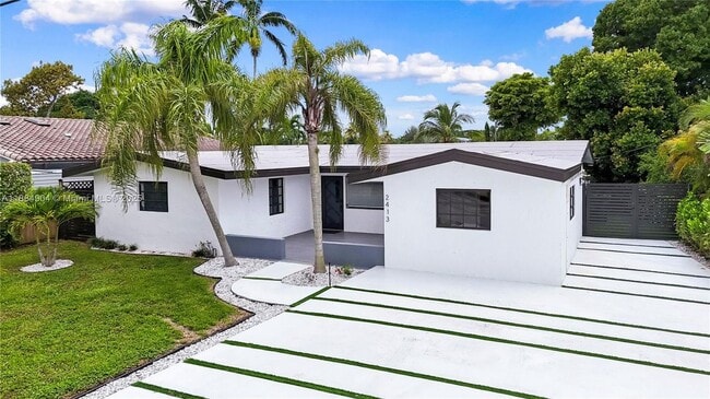 property at 2413 Gulfstream Ln