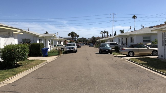 Flower Street Cottages in Chula Vista, CA - Building Photo - Building Photo