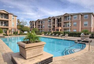 201 S Heights Blvd in Houston, TX - Building Photo - Building Photo
