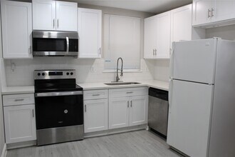 5305 Southlea St in Houston, TX - Building Photo - Building Photo