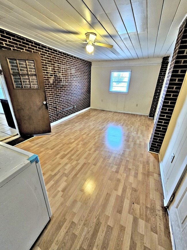 property at 212 10th Ave NW