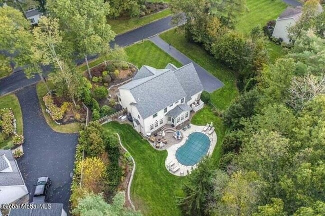 6 Bradford Dr in Saratoga Springs, NY - Building Photo - Building Photo