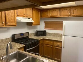 550 Orange Ave, Unit 137 in Long Beach, CA - Building Photo - Building Photo