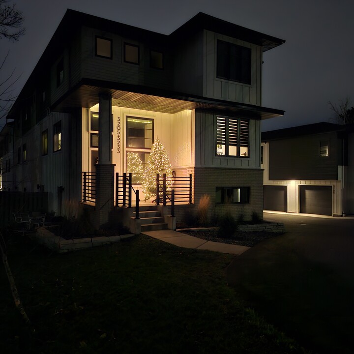 Theodora Rowhomes in Eau Claire, WI - Foto de edificio