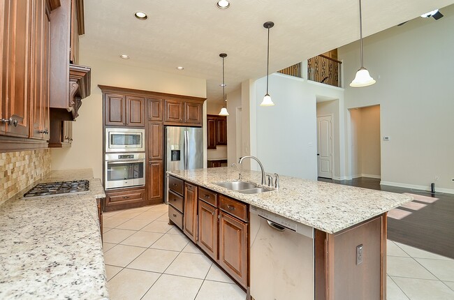 property at 27914 Hunters Rock Ln