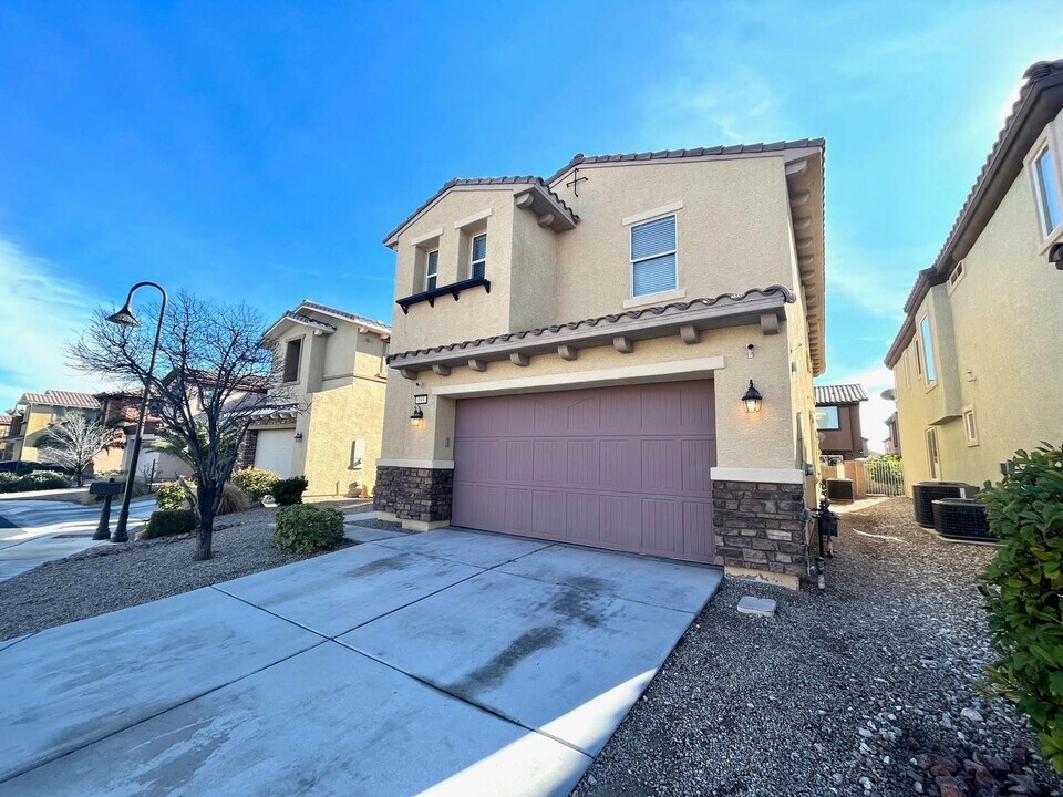 193 Fortress Course Ct in Las Vegas, NV - Building Photo